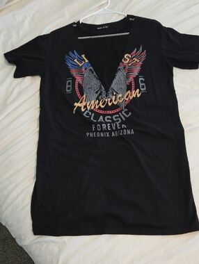 Black Graphic V-Cut Tee with Eagle and 'American' Script